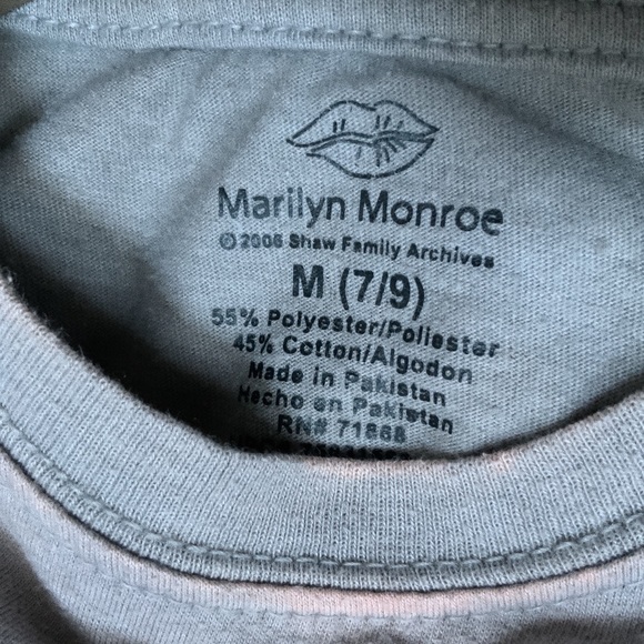 “vintage” Marilyn Monroe Bombshell graphic tee 🤍! - Picture 5 of 5
